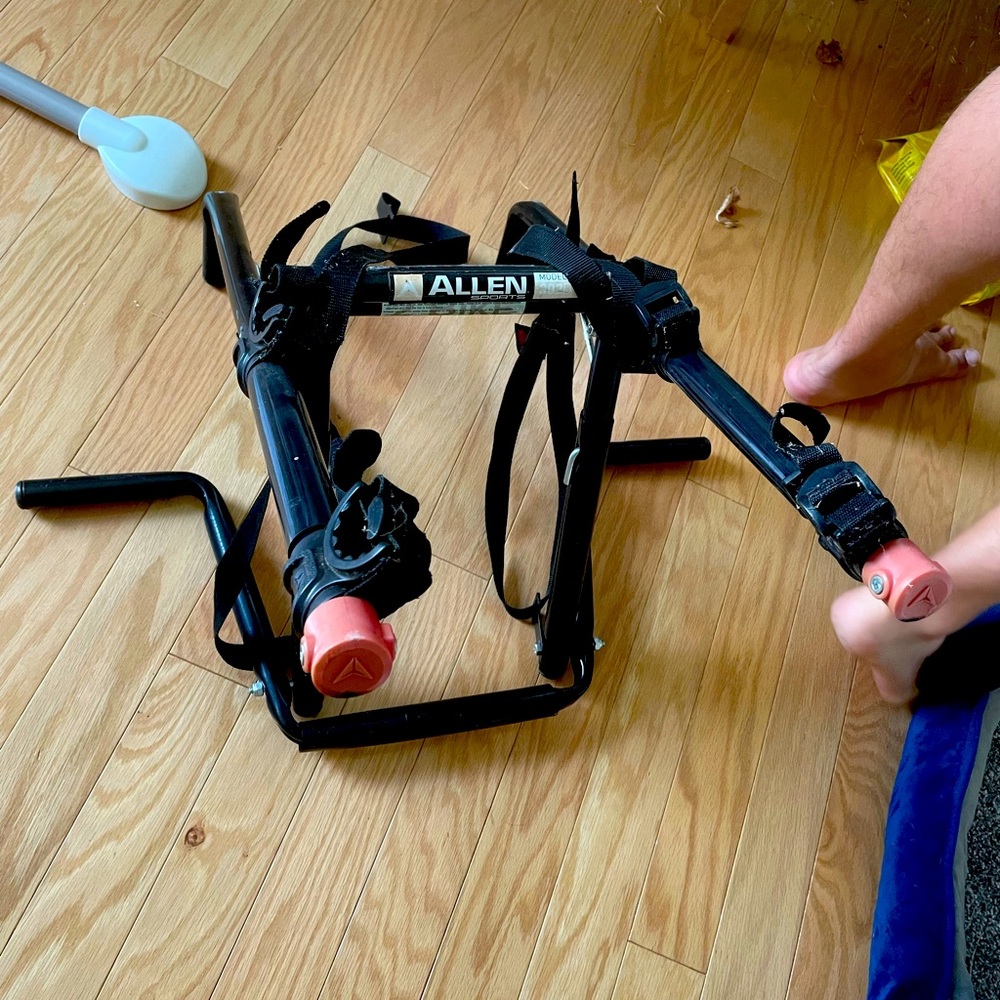 Keep bike carrier- carry two bikes
